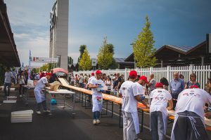500 metri e 500 chili di farina, a Fico Eataly World, realizzata la Pizza da Guinness World Record