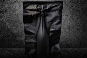 Untouched by Light, dalla Slovenia arriva il vino prodotto e invecchiato completamente al buio