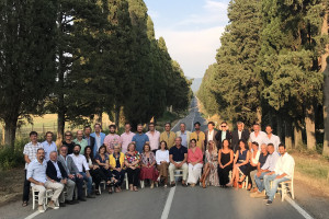 Bolgheri, terra di pionieri del vino e della libertà enoica, festeggia il passato e guarda al futuro
