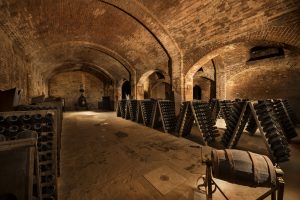 Forbes, Asti la meta perfetta per una vacanza: tappa obbligata le Cattedrali Sotterranee di Canelli