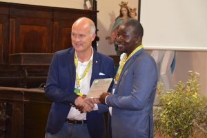 Integrazione e rinascita attraverso la viticoltura: la storia di Desirè Baize e del suo Oscar Green