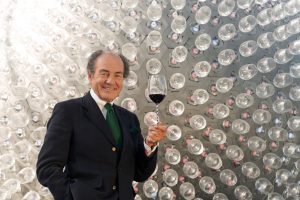 A Georg Riedel, re dei bicchieri, il “Distinguished Service Award” by Wine Spectator
