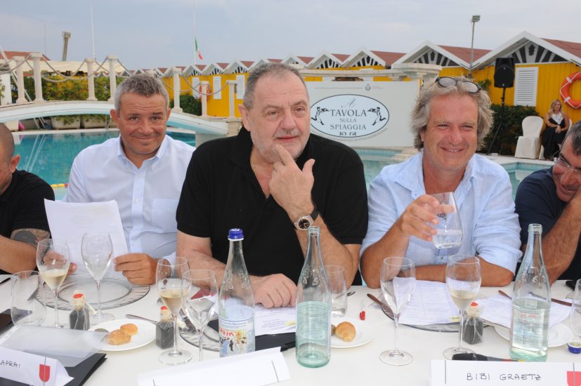 A Tavola sulla Spiaggia, la giuria premia le seppie in inzimino dell’imprenditore Massimo Mattei e della madre Annalisa Alinari