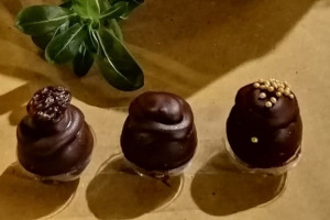 Perfetto connubio tra cibo degli Dei e il nettare di Bacco: nasce il &ldquo;Nero Falanghina&rdquo;