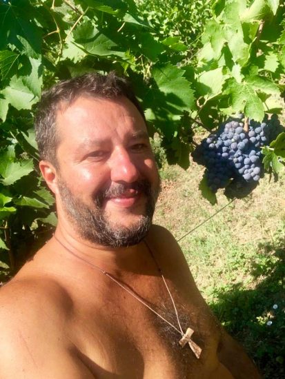 Il Ministro dell’Interno tra i filari di Sangiovese