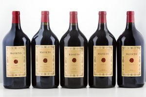 Oltre 320.000 euro di incasso, Masseto superstar: il debutto nelle aste enoiche di Wannenes