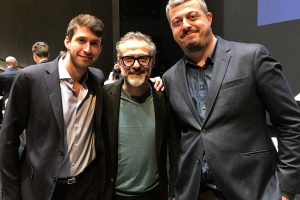 Chef come moderni &ldquo;Raffaello&rdquo;, ristoranti come &ldquo;botteghe rinascimentali&rdquo;: parla Massimo Bottura