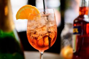 La Francia si fa il suo Spritz. Ma il Prosecco non ha paura della competizione La Francia si fa il suo Spritz. Ma il Prosecco non ha paura della competizione