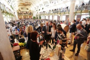 Oltre 350 cantine “on line”, forum su economia e territori e non solo: il “Merano Wine Festival”