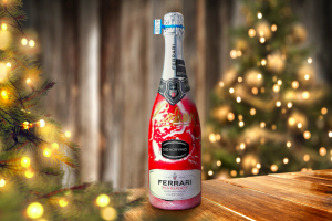 Christmas Edition, arrivano le bottiglie dedicate al Natale firmate dallo street artist Teo KayKay