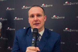 Yannick Benjamin, sommelier resiliente che ha trovato la forza di ricominciare dal mondo del vino