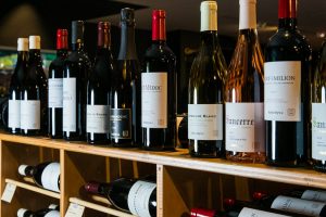 Vino e mercato, anche la famosa casa d&rsquo;aste Sotheby&rsquo;s si lancia nel &ldquo;private label&rdquo;