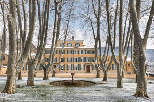 Il big del lusso Lvmh punta sui rosati di Provenza con l&rsquo;acquisto della griffe Ch&acirc;teau d&rsquo;Esclans