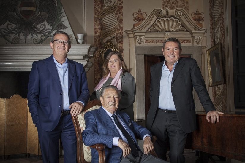 Cristina, Paolo, Arturo e il padre Franco Ziliani, alla guida di Berlucchi