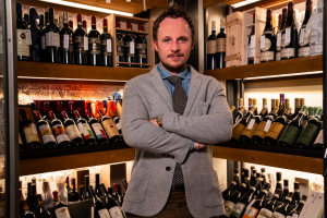 “Continuiamo ad investire, crediamo nella ripresa”: parla Federico Veronesi, guida di Signorvino “Continuiamo ad investire, crediamo nella ripresa”: parla Federico Veronesi, guida di Signorvino