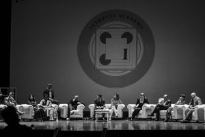 Storie di coraggio, di chi si è messo a servizio degli altri, per i maestri del servizio di domani