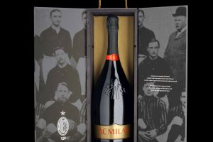 Da sempre, e per i 120 anni del Club, il Milan brinda con le bollicine di “casa”: il Franciacorta Da sempre, e per i 120 anni del Club, il Milan brinda con le bollicine di “casa”: il Franciacorta