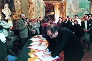 Dicembre 1989-Dicembre 2019: 30 anni fa a Parigi la firma del Manifesto di Slow Food