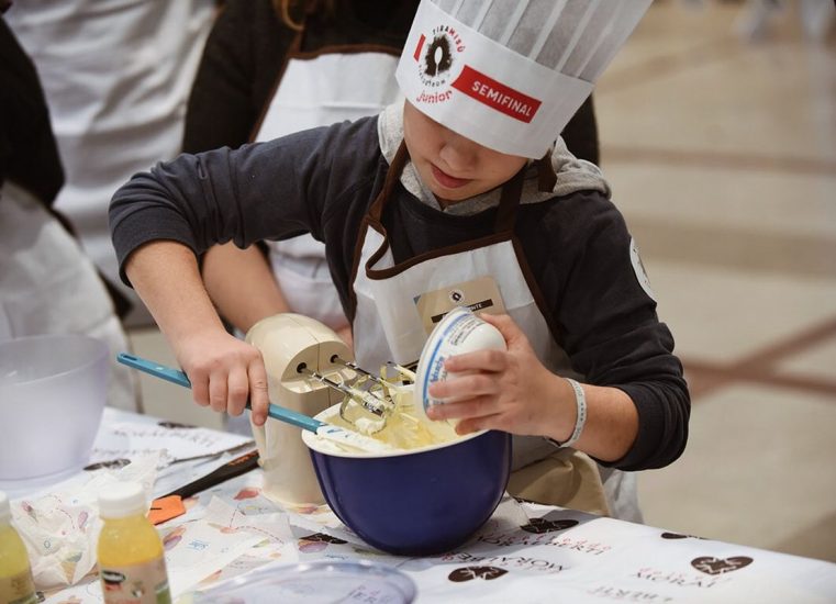 Una piccola chef protagonista della Tiramisù World Cup Junior