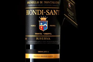 100/100 to Brunello di Montalcino Riserva 2012 Biondi-Santi, at the top for “Wine Enthusiast”