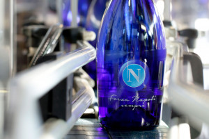 Ad ogni gol il suo brindisi: nel matrimonio vino e calcio, ecco la coppia Napoli-Bottega