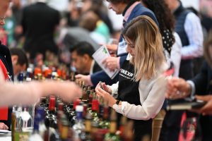 Wine Paris & Vinexpo Paris in digital, Opera Wine torna dal vivo, slitta Wine to Asia