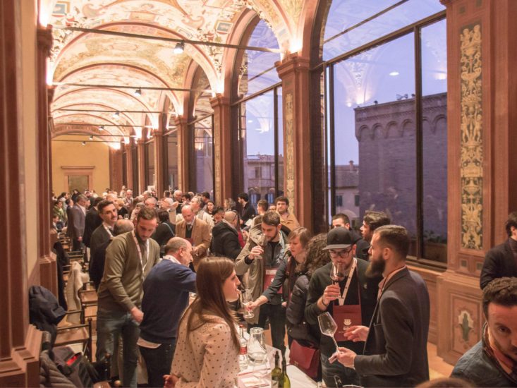 Rocca Salimbeni, il Palazzo del Monte dei Paschi di Siena, apre le porte ai grandi vini