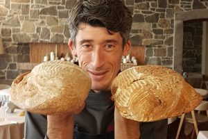 Sostenibilità, tradizione, innovazione: nasce il “pane del bosco”, creazione di chef Stefano Basello Sostenibilità, tradizione, innovazione: nasce il “pane del bosco”, creazione di chef Stefano Basello