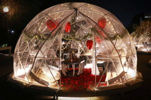 San Valentino a lume di candela, agli italiani piace farlo etnico. Almeno al ristorante