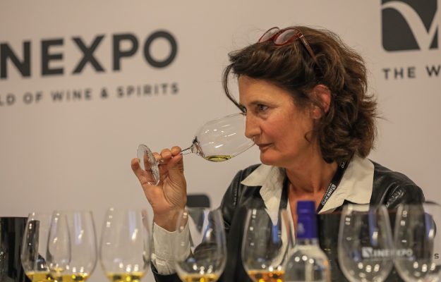 Vinexpo Paris: al centro i trend del vino, la sostenibilità, la paura dei  dazi Usa e della Brexit - WineNews