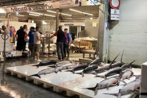 Ristoranti chiusi, il pesce fresco non si mangia pi&ugrave;. Coldiretti: a rischio 28.000 posti di lavoro
