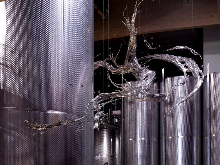 Water in drip, una delle tante opere d’arte che si trovano nella cantina di Ca’ del Bosco
