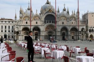 Nel Dl Agosto il bonus consumi: 3 miliardi di euro e uno sconto del 20% in bar, ristoranti e negozi Nel Dl Agosto il bonus consumi: 3 miliardi di euro e uno sconto del 20% in bar, ristoranti e negozi