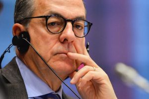 De Castro: per il vino un ulteriore allargamento del cofinanziamento europeo portandolo al 70% De Castro: per il vino un ulteriore allargamento del cofinanziamento europeo portandolo al 70%
