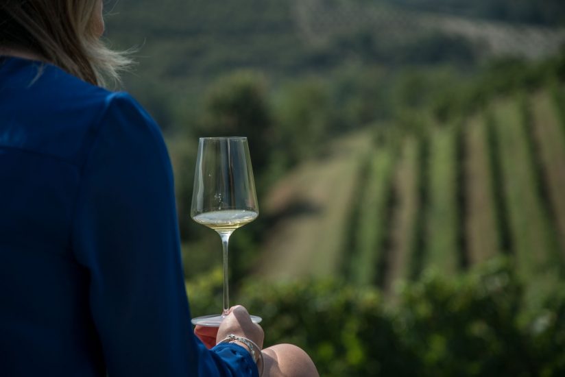 Tra natura, socialità e nuovi bisogni, tutto spinge al ritorno nei piccoli borghi rurali
