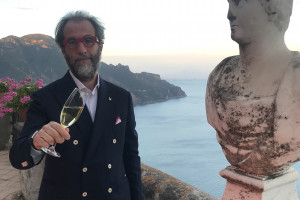 Il brindisi di Ferragosto con WineNews, tra localismo e condivisione sui social Il brindisi di Ferragosto con WineNews, tra localismo e condivisione sui social