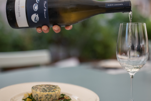 In estate si cercano piatti freschi e salutari, a base di verdure. Ma quale vino mettere nel calice? In estate si cercano piatti freschi e salutari, a base di verdure. Ma quale vino mettere nel calice?