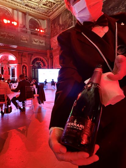 La Ferrari brinda alle 1.000 gare in F1 con le bollicine della cantina Ferrari