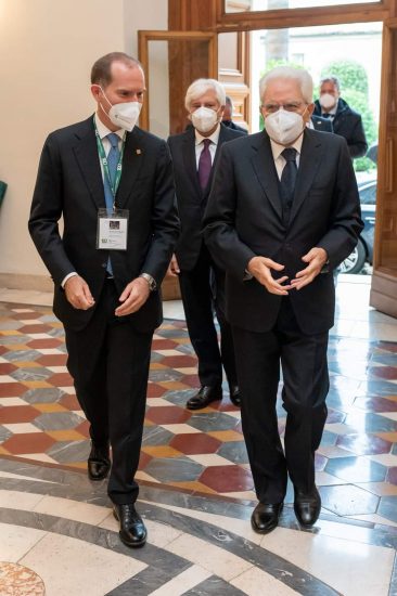 Il Presidente della Repubblica Mattarella con il leader di Confagricoltura Giansanti