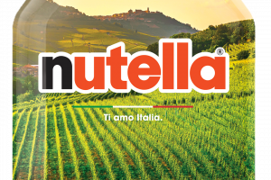 “Ti Amo Italia”, la dichiarazione d’amore di Ferrero al Belpaese direttamente sui vasetti di Nutella