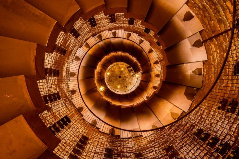 Una delle stanze della cinquecentesco cantina di Argiano a Montalcino