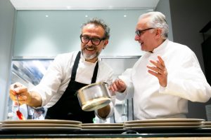 Anticipare il futuro, cambiando marcia: da Ducasse a Bottura, la cucina mondiale a “Identità Golose”