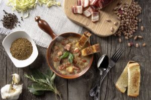 Nel “calcolo” Istat del tempo libero (forzatamente) ritrovato, 1/4 degli italiani ha mangiato di più Nel “calcolo” Istat del tempo libero (forzatamente) ritrovato, 1/4 degli italiani ha mangiato di più