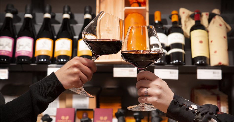 Vino rosso o bianco? Come si organizza una degustazione seriale