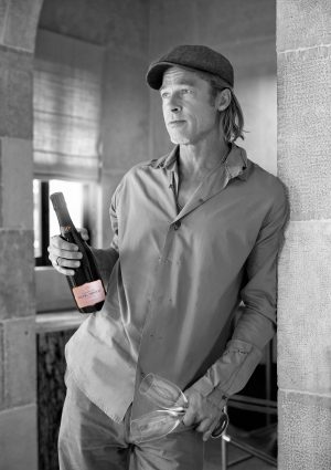 Cr&eacute;dit Agricole investe nel vino di Brad Pitt: acquisita quota di minoranza in Ch&acirc;teau Miraval