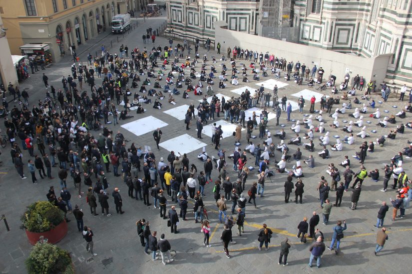 La ristorazione in ginocchio protesta con civiltà nelle piazze d’Italia, e chiede aiuti immediati