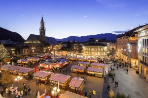 Viaggi a dicembre: gli italiani partono, ma il potere d’acquisto è in calo