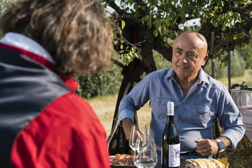 La pubblicità del vino, che non parla del vino: il format “Ti verso una storia” di Caviro