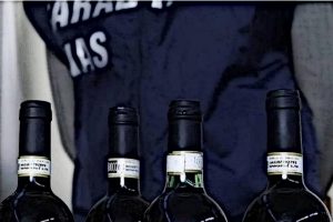 Vino e contraffazione, i Nas bloccano traffico di falsi grandi vini di Toscana, tra Italia e Cina