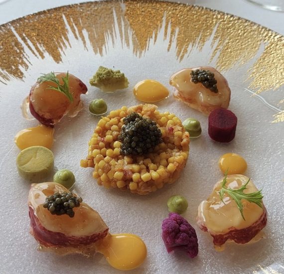 I piatti di Umberto Bombana, grandi vini e arte con Gelardini & Romani ad Hong Kong